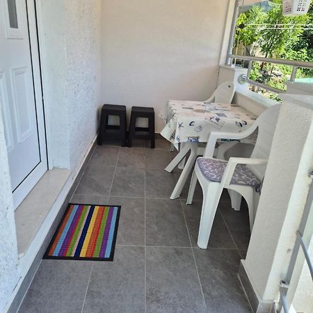 Lovely Apartment 奥米什 外观 照片